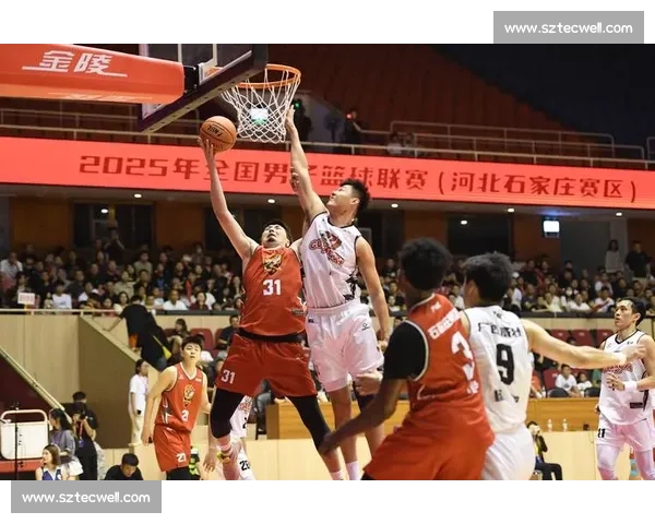 男篮蓝队迎战俄罗斯强敌检验新阵容冲击国际赛场表现提升竞技状态